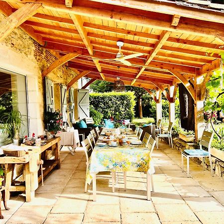 Le Relais Des Anges Bed & Breakfast Mercues Exterior photo