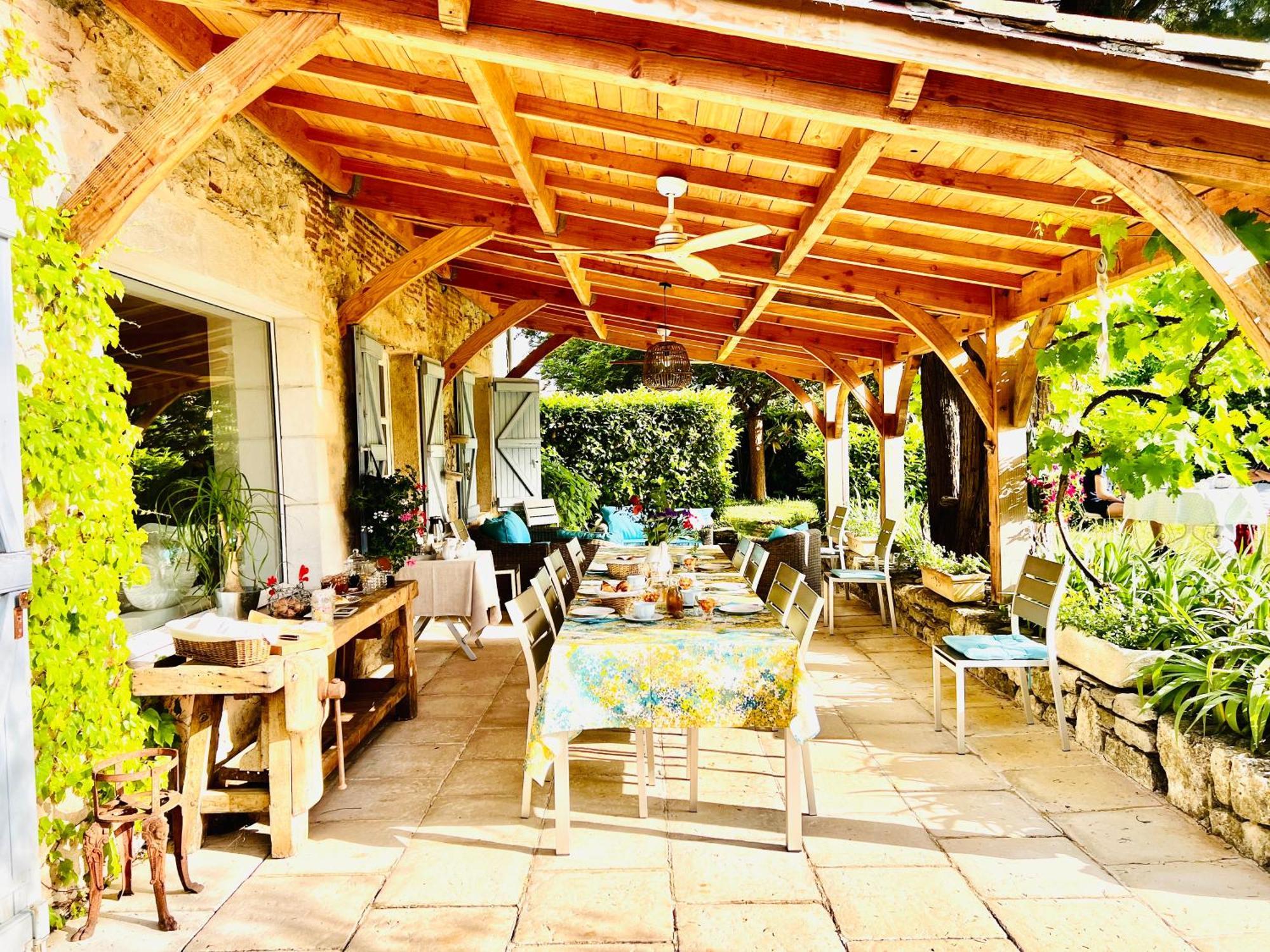 Le Relais Des Anges Bed & Breakfast Mercues Exterior photo