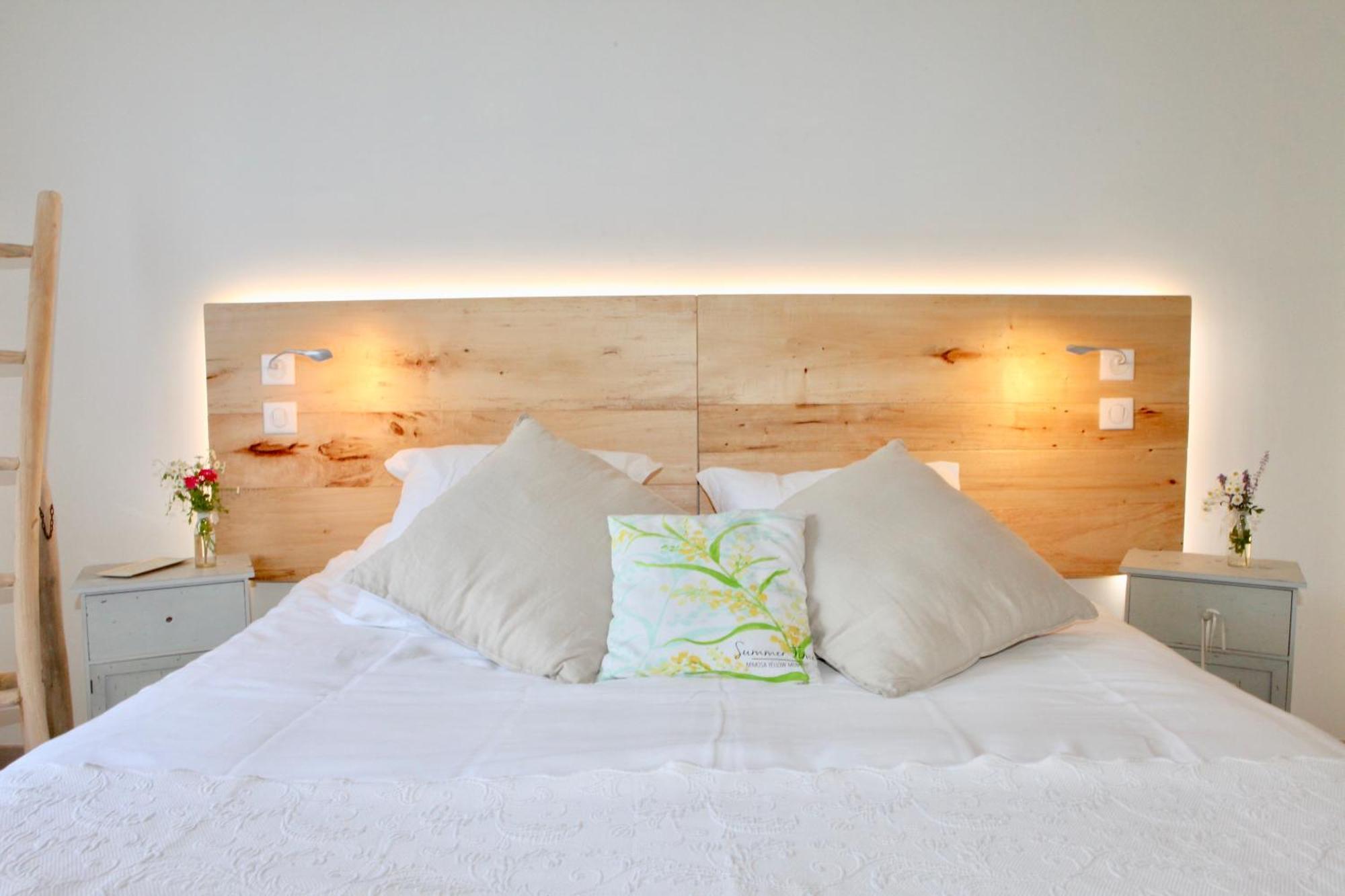 Le Relais Des Anges Bed & Breakfast Mercues Exterior photo
